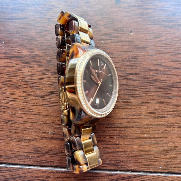 Michael Kors Gold and Brown Watch - Picture 6 of 6